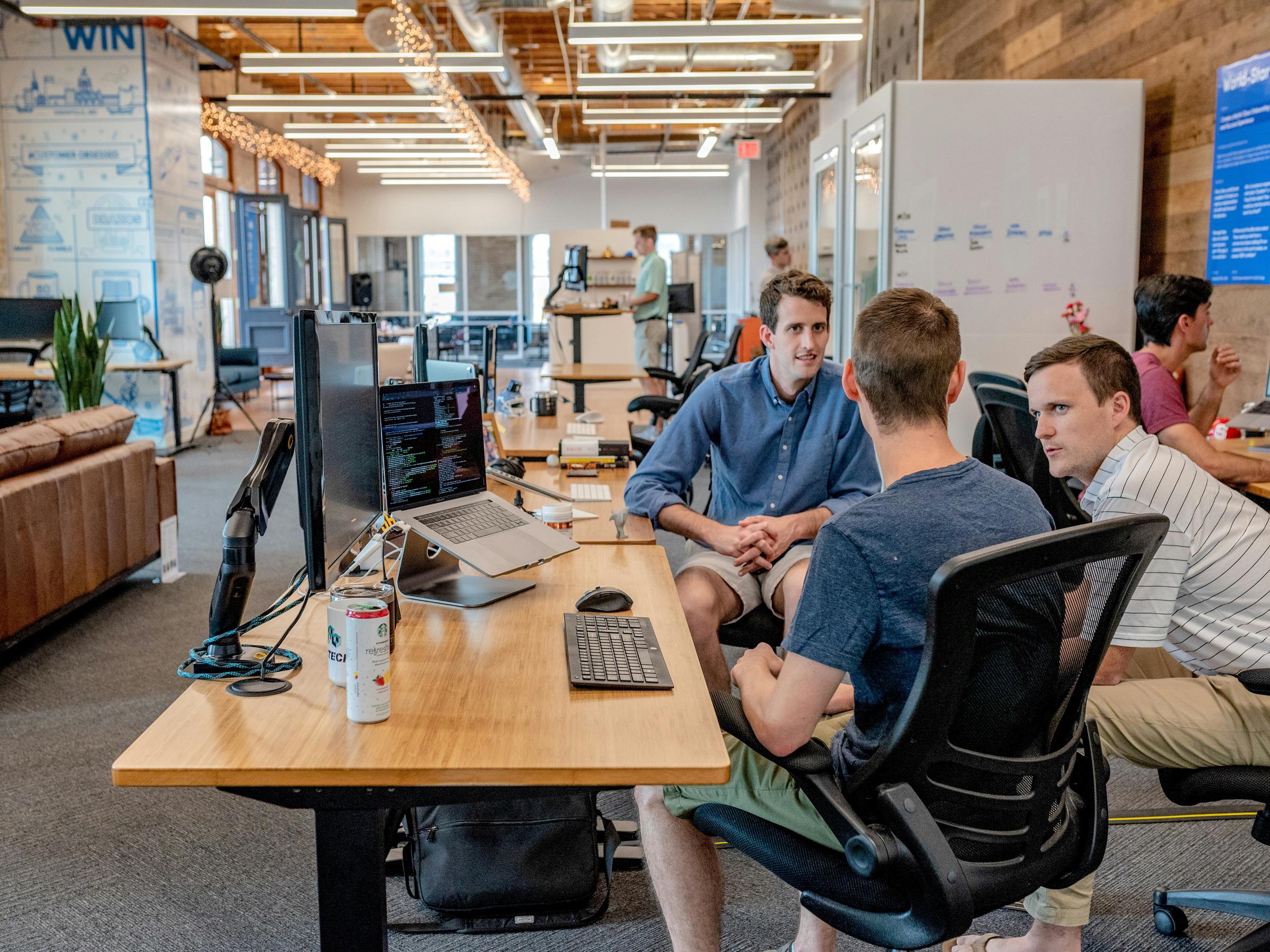 Command Cash Flow Management For Accelerated Startup Growth